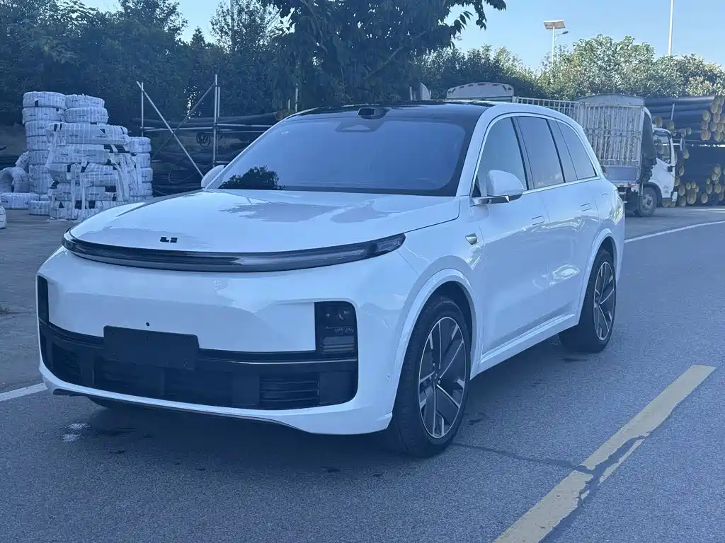 Li Auto L8 2025