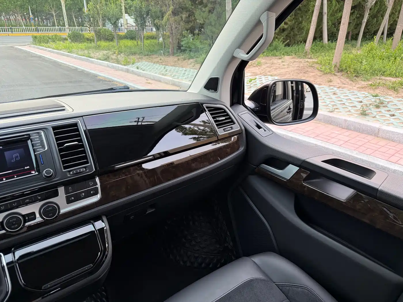 Volkswagen Multivan 2020 2019 2.0TSI 4WD Premium 7-seater