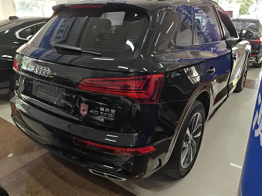 Audi Q5L 2023 40T Luxury Dynamic фото 3