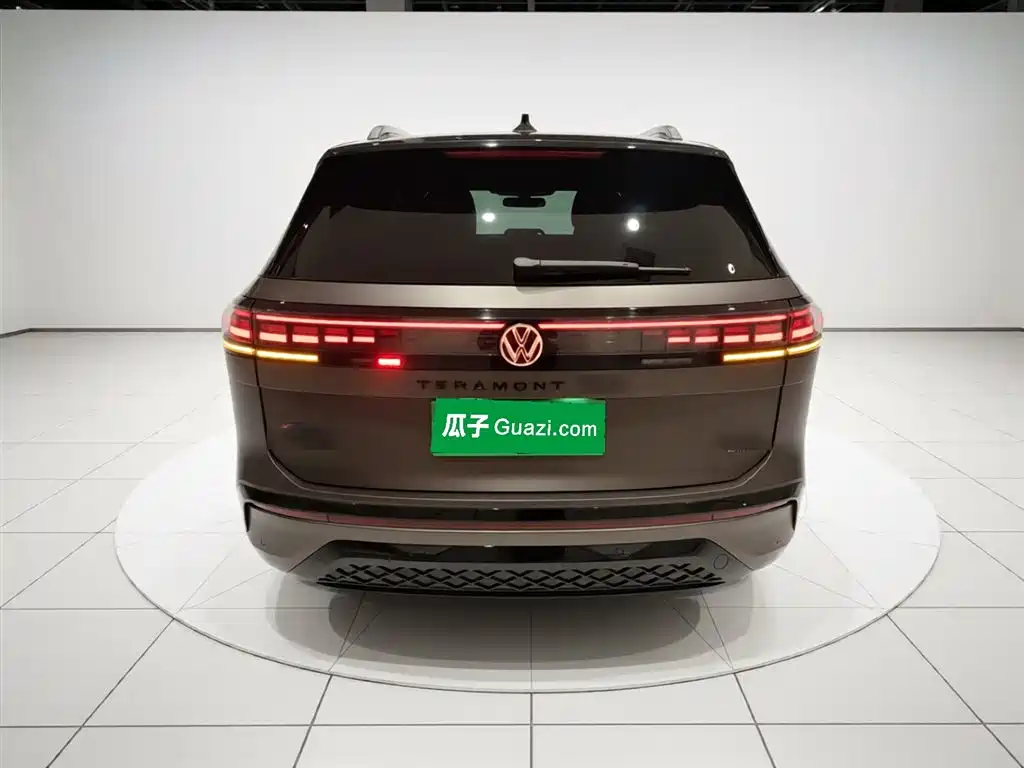 Volkswagen Teramont 2025 Teramont Pro 450TSI 4WD Summit Edition фото 4
