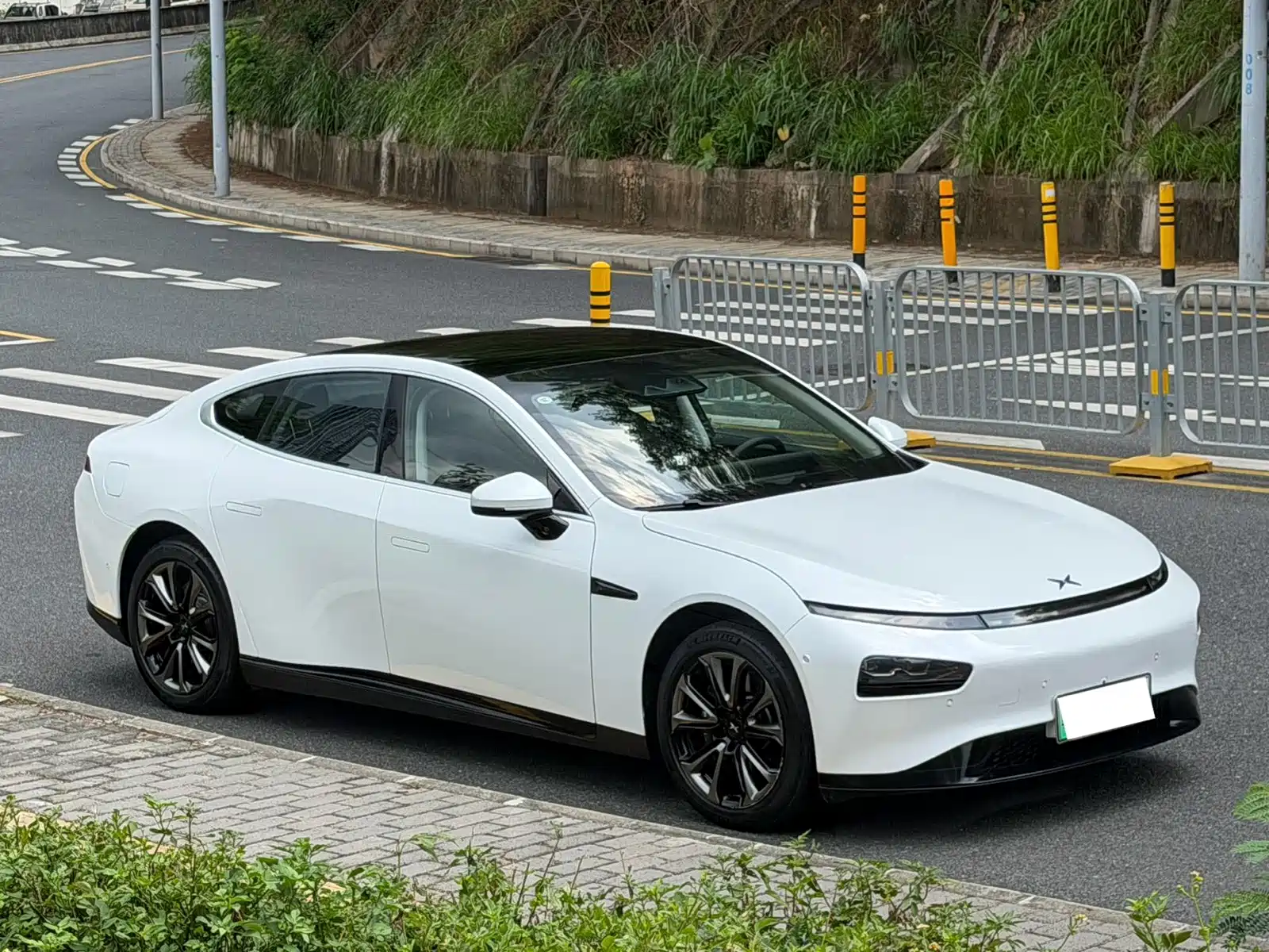 Фото 6 - XPeng P7