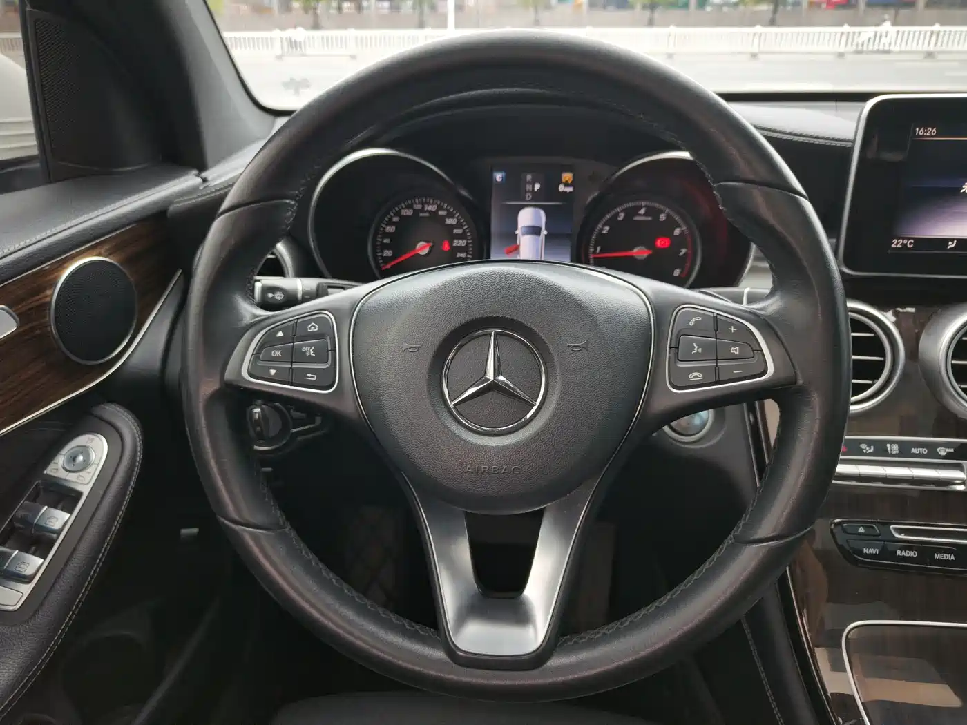 Mercedes-Benz GLC 2019 GLC 260 L 4MATIC Luxury фото 8