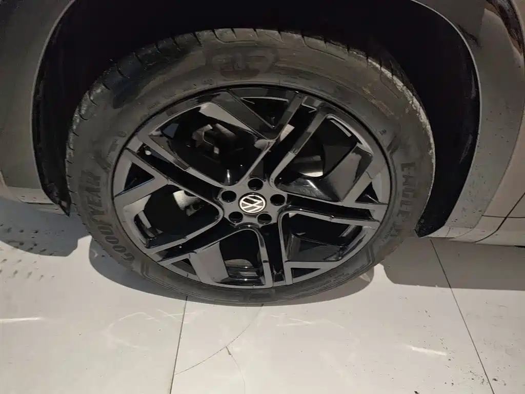 Volkswagen Teramont 2025 Teramont Pro 450TSI 4WD Summit Edition фото 25