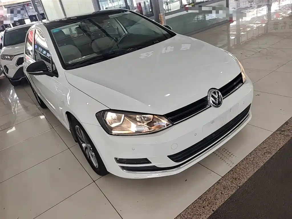 Volkswagen Golf 2017 230TSI Auto Luxury Millionth Anniversary Edition фото 4
