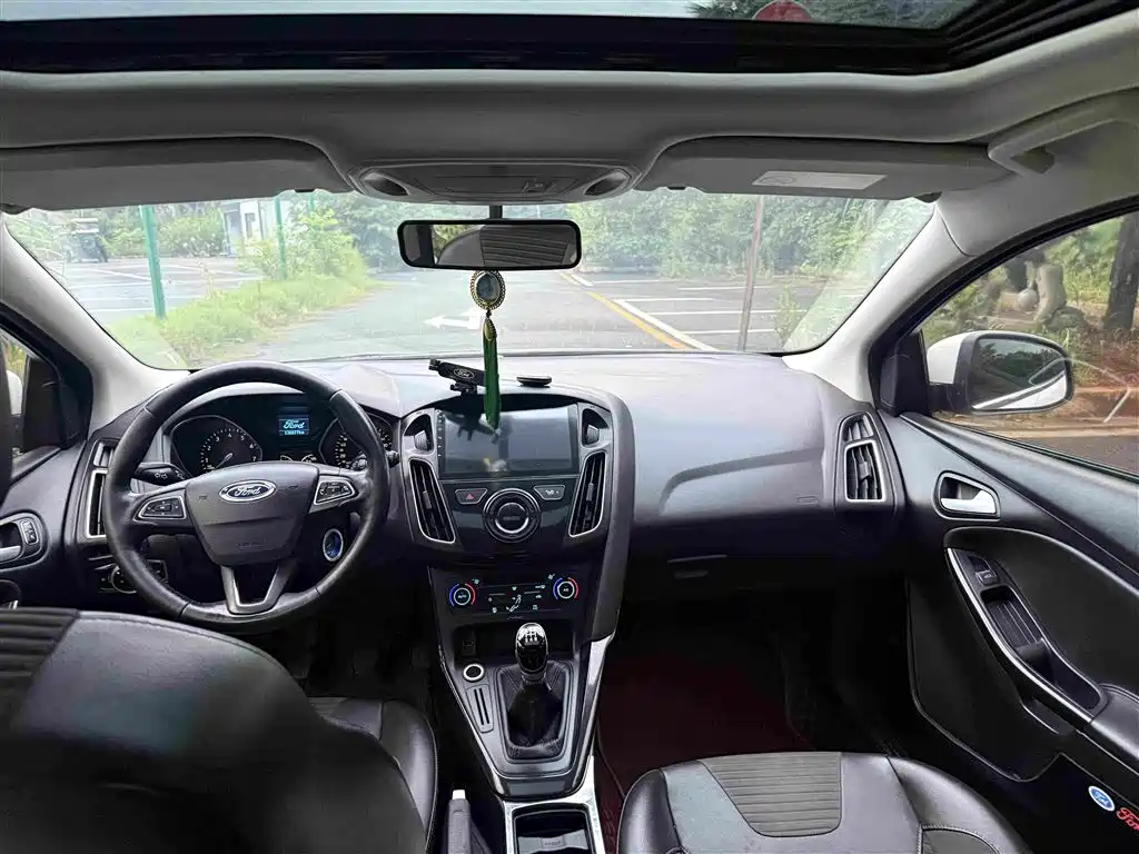 Фото 8 - Ford Focus