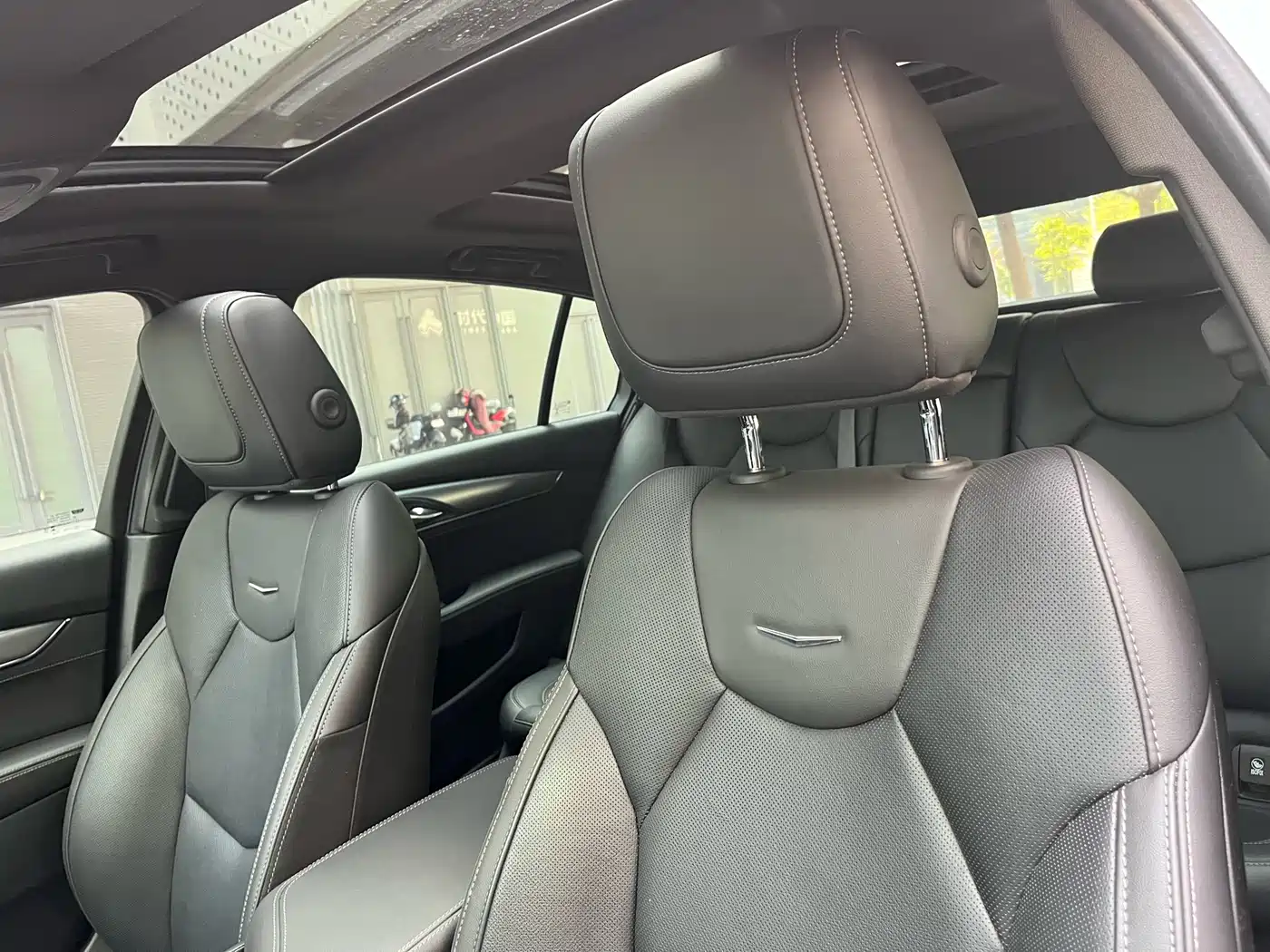 Cadillac CT5 2024 28T Luxury Model Pro фото 15