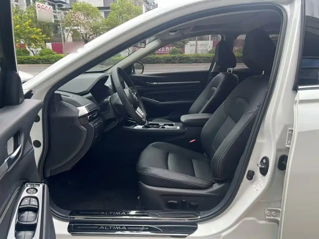 Photo 10 - Nissan Teana