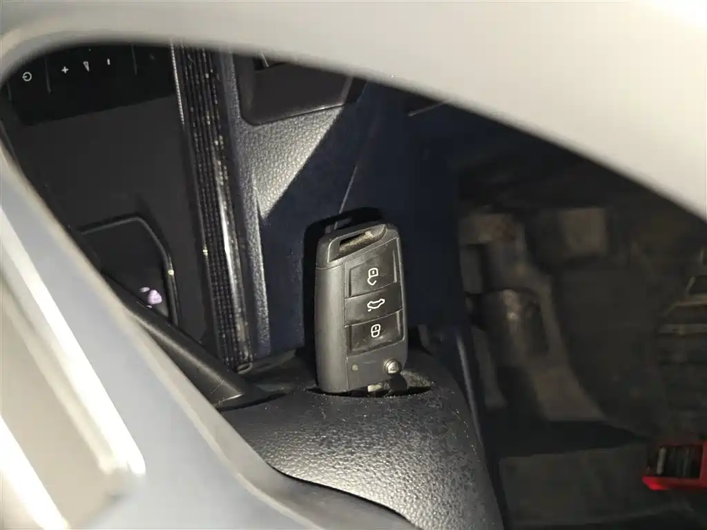 Volkswagen Lavida 2023 New Sharp 1.5L Auto Premium Edition фото 17