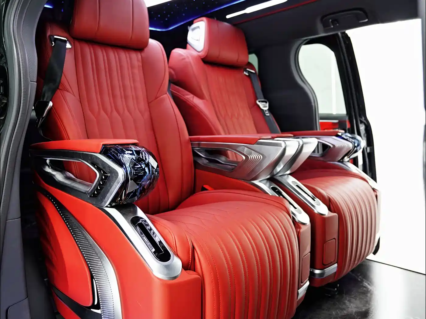 Toyota Granvia фото 25