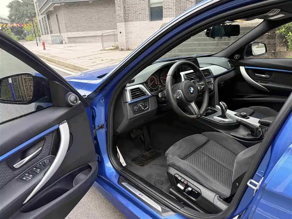 BMW 3 Series 2018 320i M Sport Package фото 6