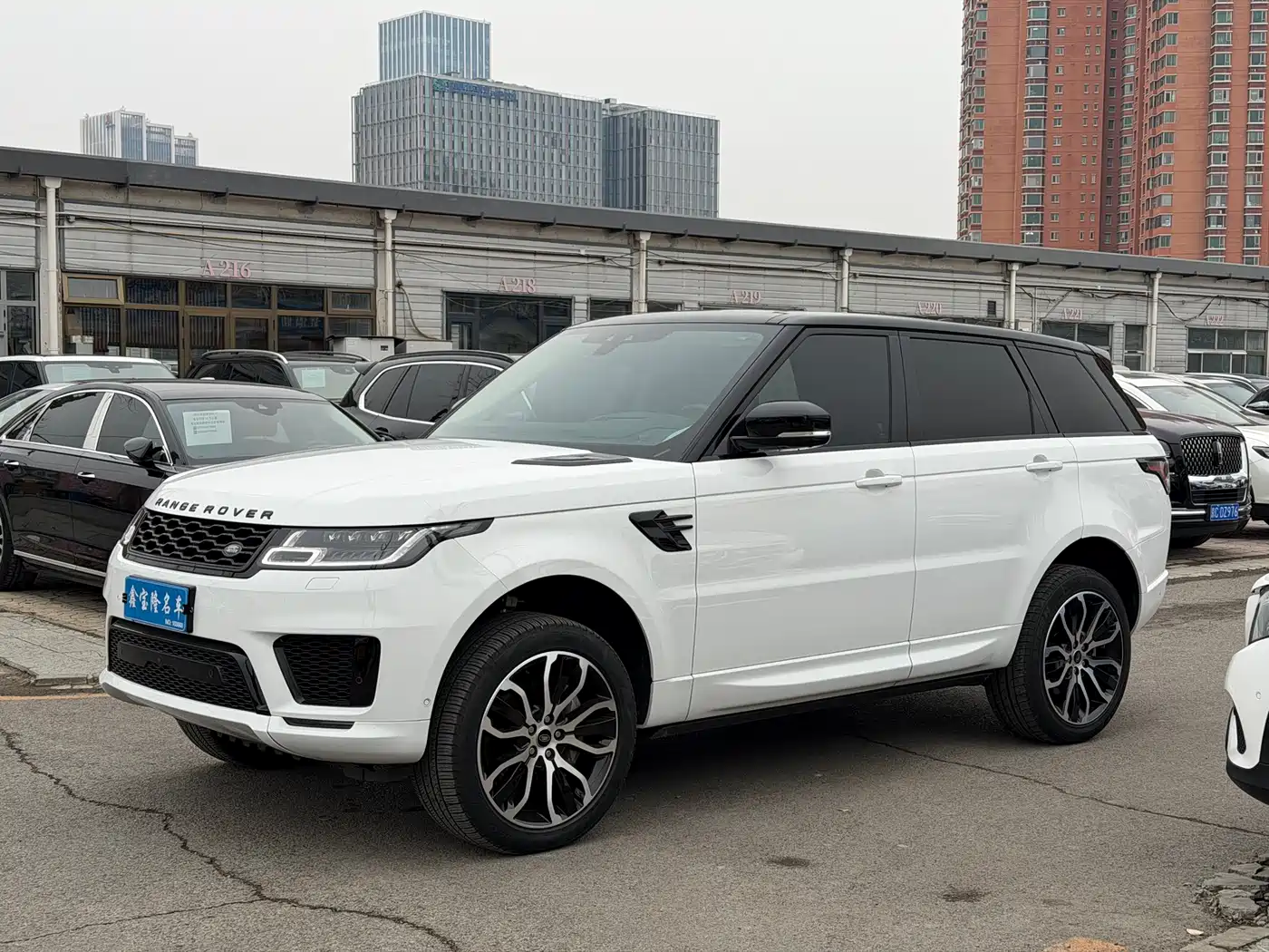 Land Rover Range Rover Sport 2022 3.0 L6 Gloss Black Edition