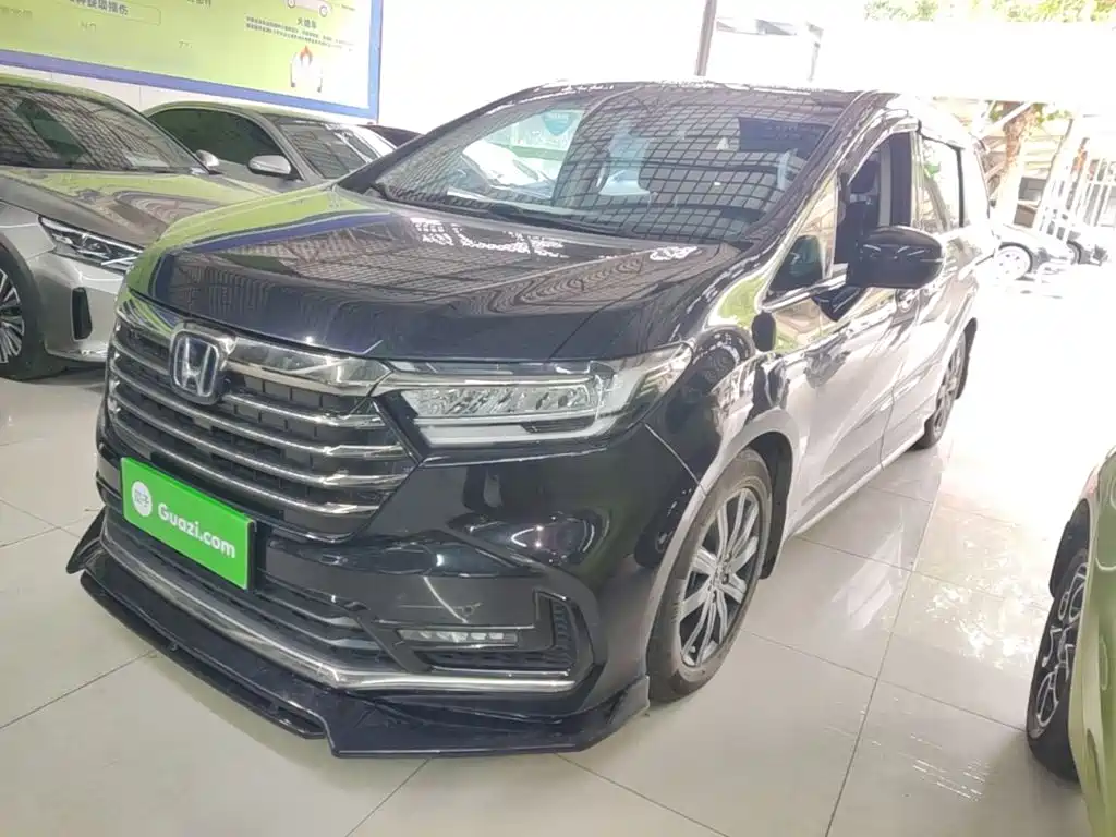 Фото 2 - Honda Odyssey