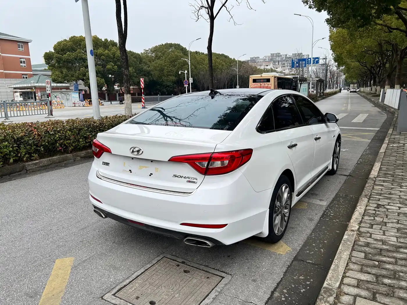 HYUNDAI SONATA