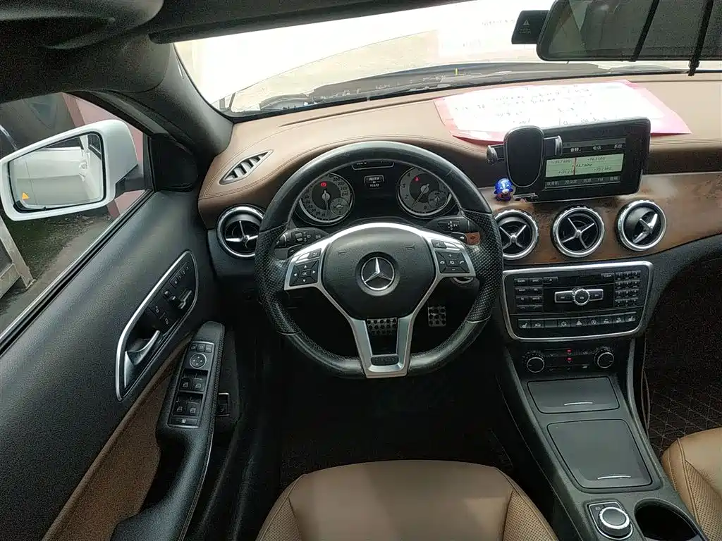 Mercedes-Benz GLA 2015 GLA 260 4MATIC Sport фото 11