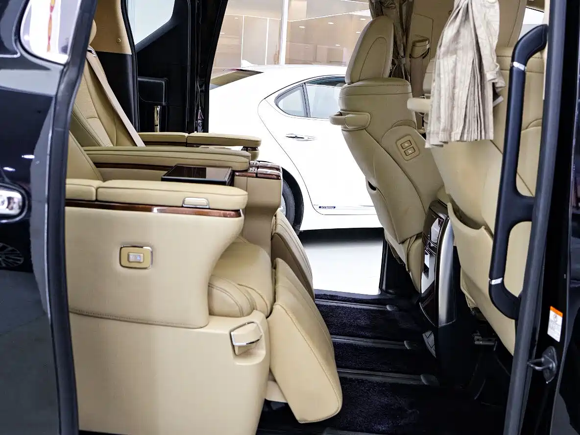 Toyota Alphard 2018 Facelift 3.5L Premium Edition фото 12