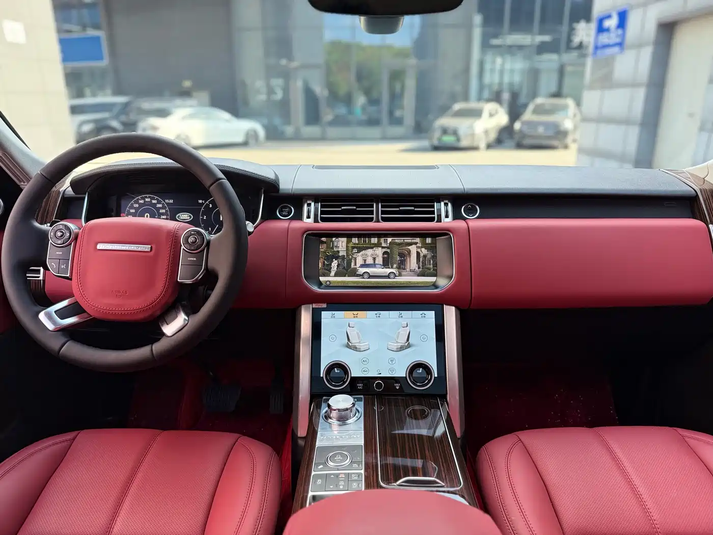 Land Rover Range Rover 2015 3.0 TDV6 Vogue фото 5
