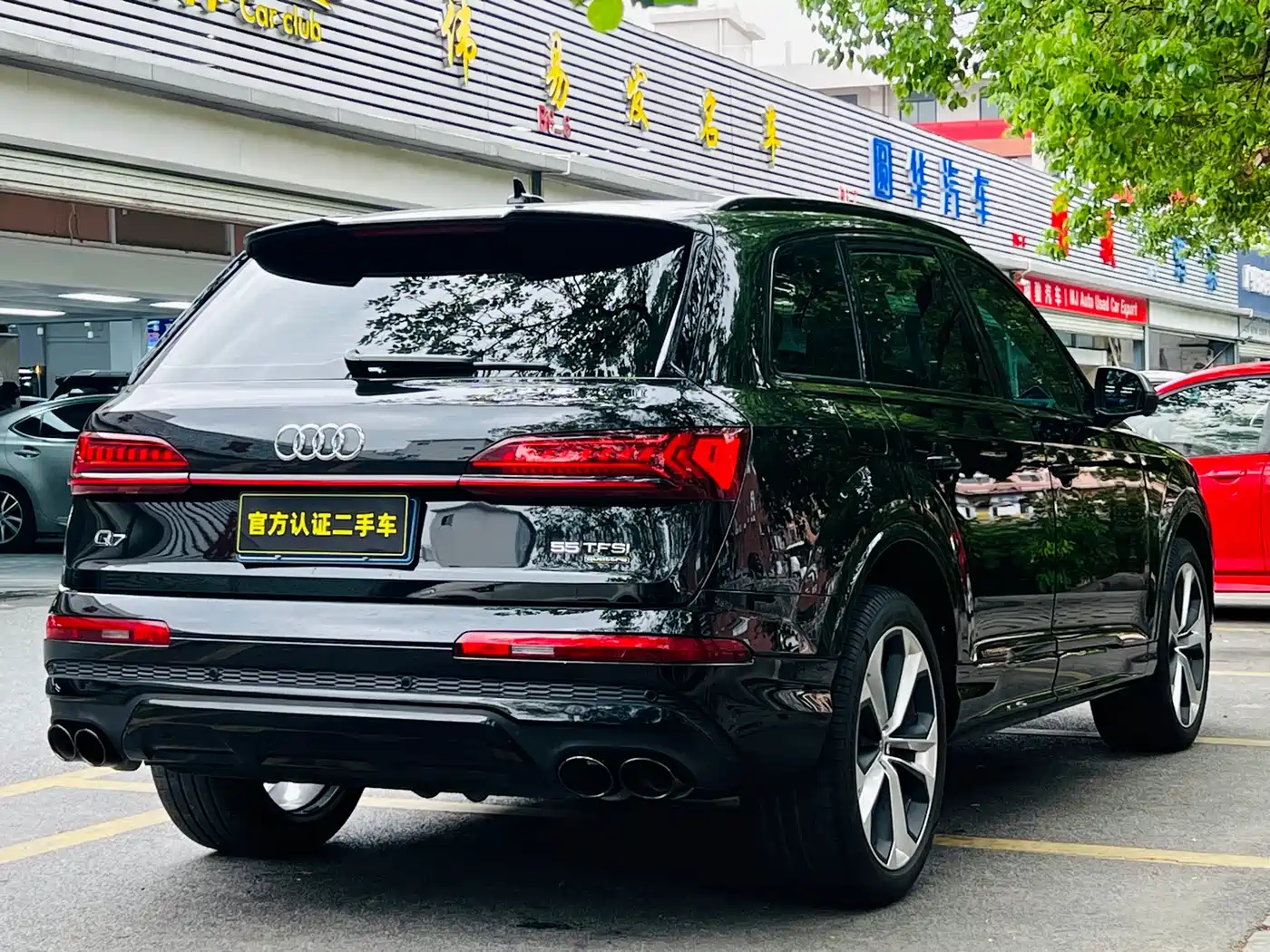 Audi Q7 2022 55 TFSI quattro S line Premium фото 6