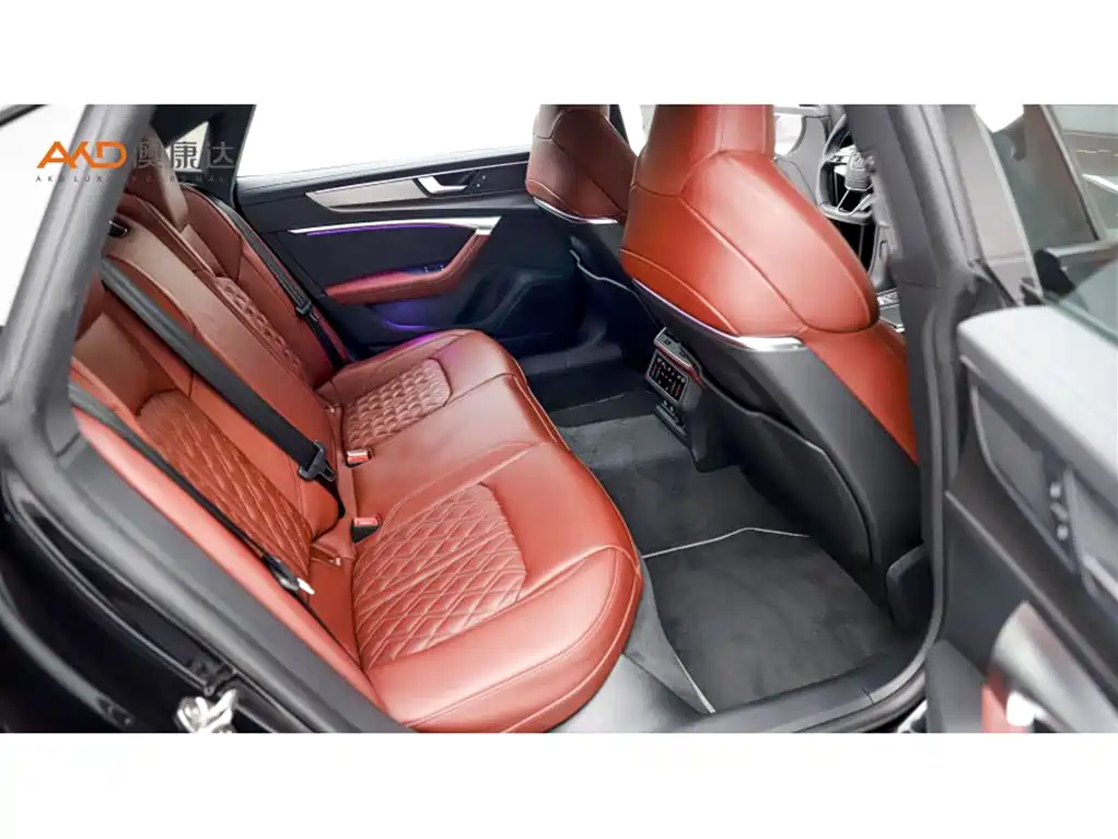 Audi A7L 2024 45 TFSI quattro S-line Black Warrior Edition фото 8