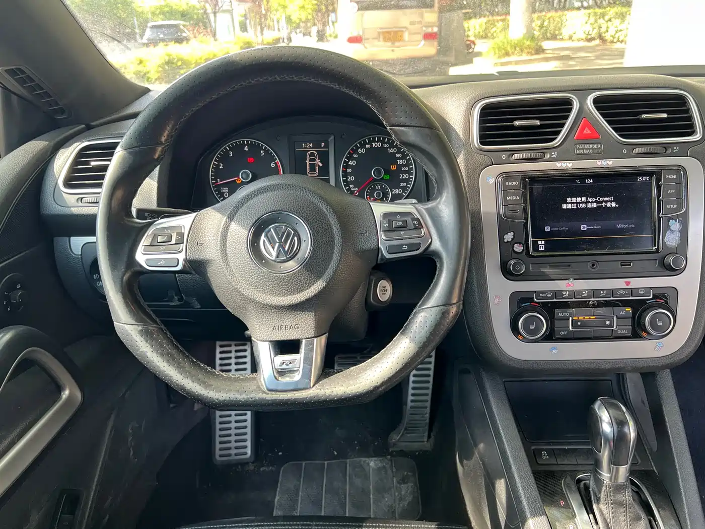Volkswagen Scirocco 2013 2.0TSI Million Mile Edition фото 10
