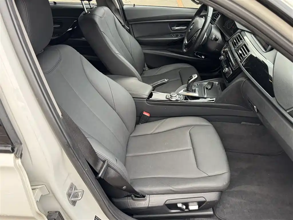 BMW 3 Series 2017 320Li M Sport фото 19