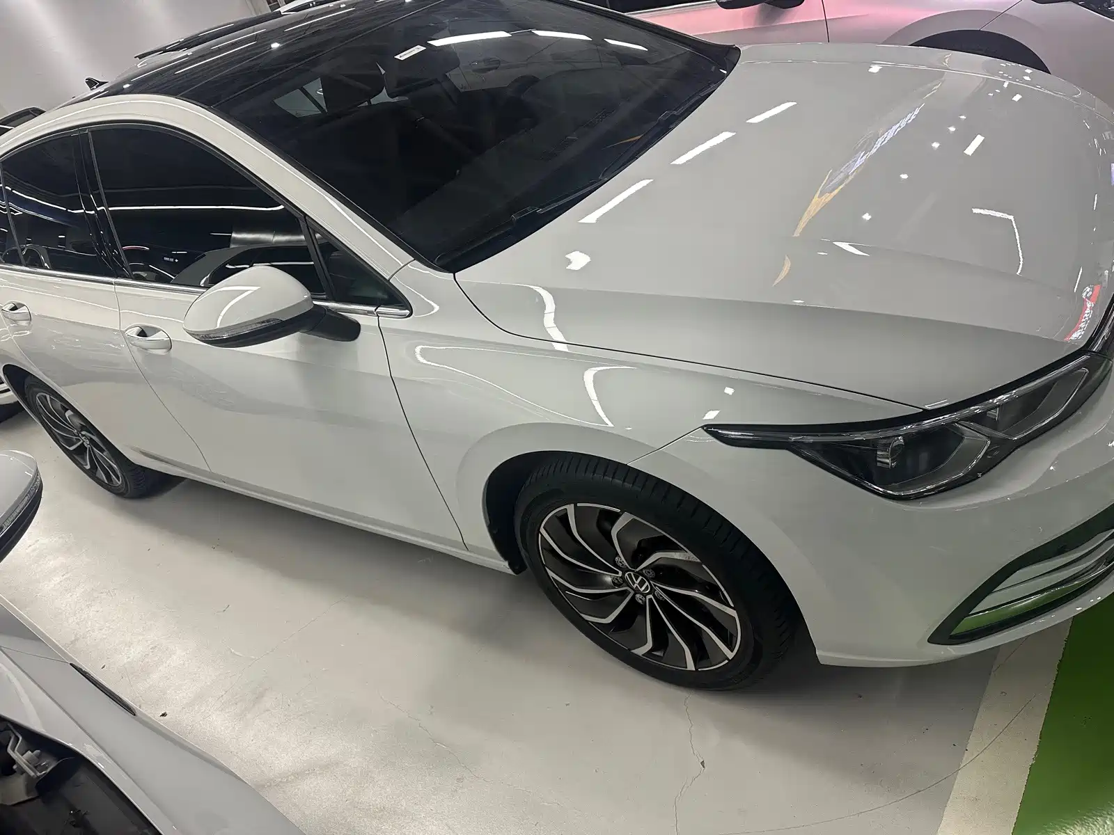 Фото 3 - Volkswagen Golf