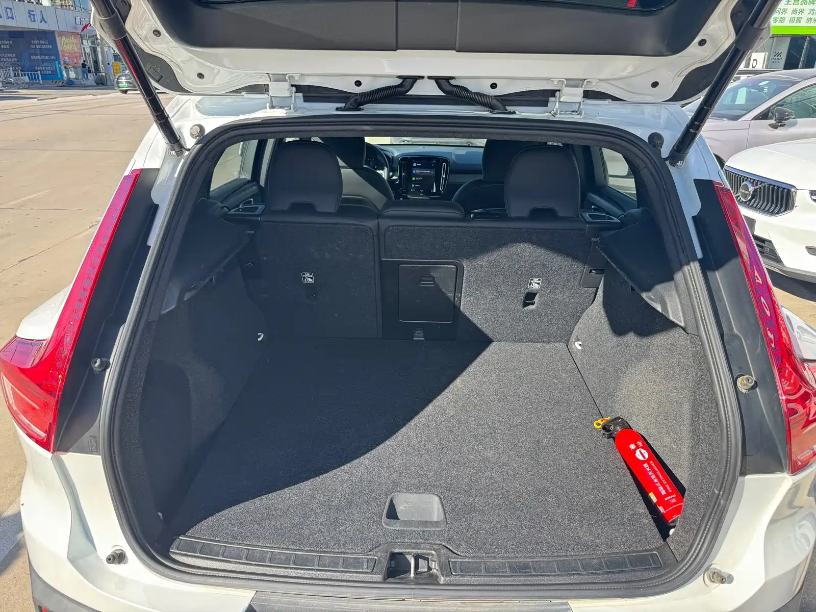 Photo 11 - Volvo XC40