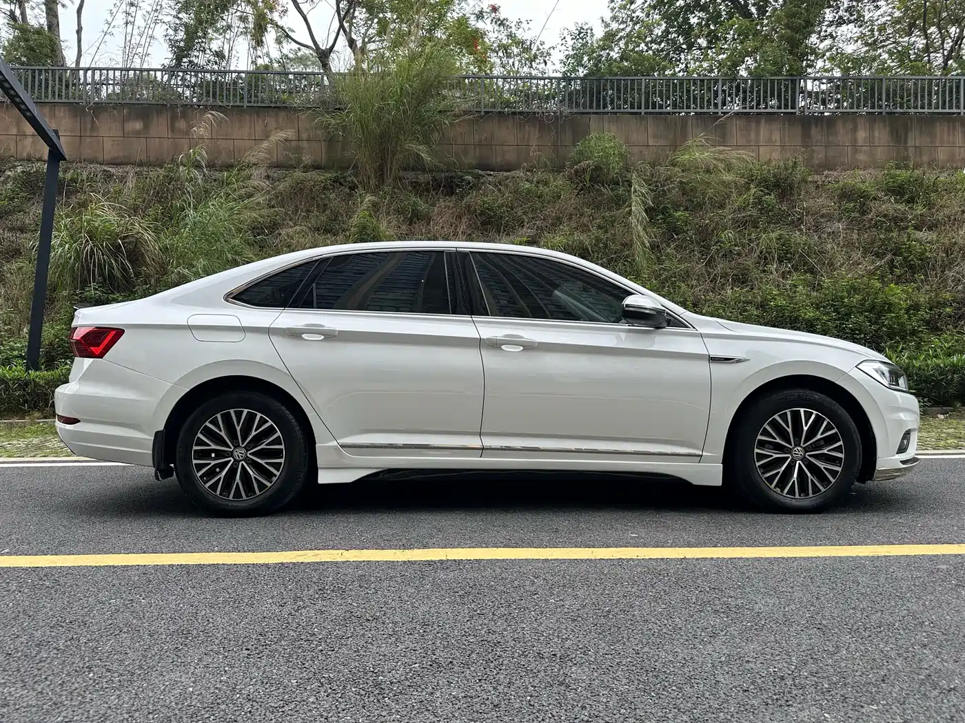 Volkswagen Sagitar 2021 280TSI DSG Comfort Smart Connect Edition фото 8
