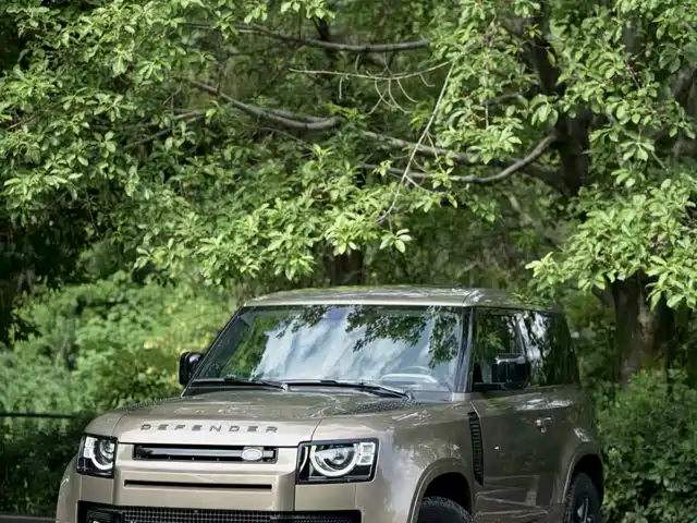 Land Rover Defender 90 3.0T P400 XS