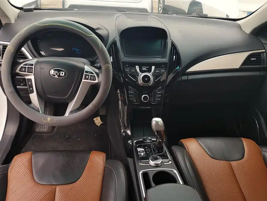 BYD Qin New Energy 2015 1.5T Double Champion Flagship Plus фото 12