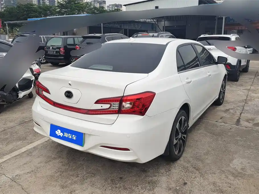 BYD Qin New Energy 2015 1.5T Double Champion Flagship Plus фото 3
