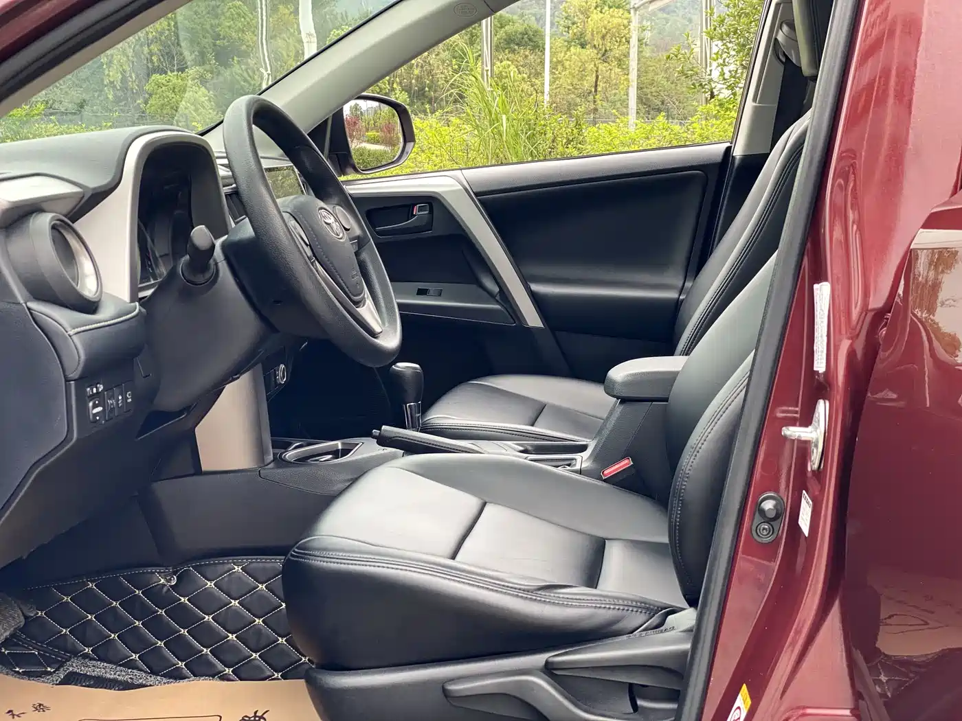 Toyota RAV4 Rongfang 2016 2.0L CVT 2WD Trend (China V) фото 4