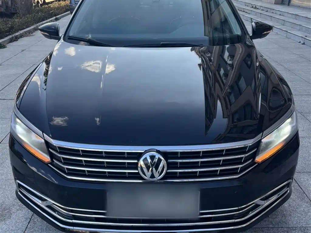 Volkswagen Passat 2015 1.8TSI DSG Honor Edition фото 18