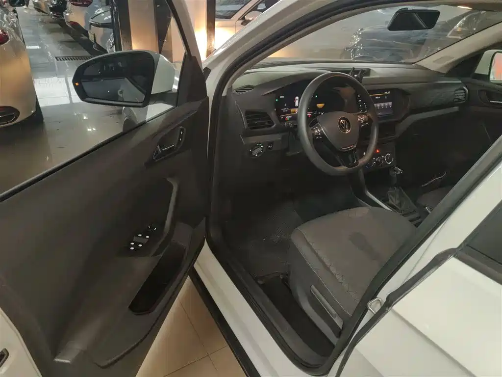 VOLKSWAGEN TU KAI