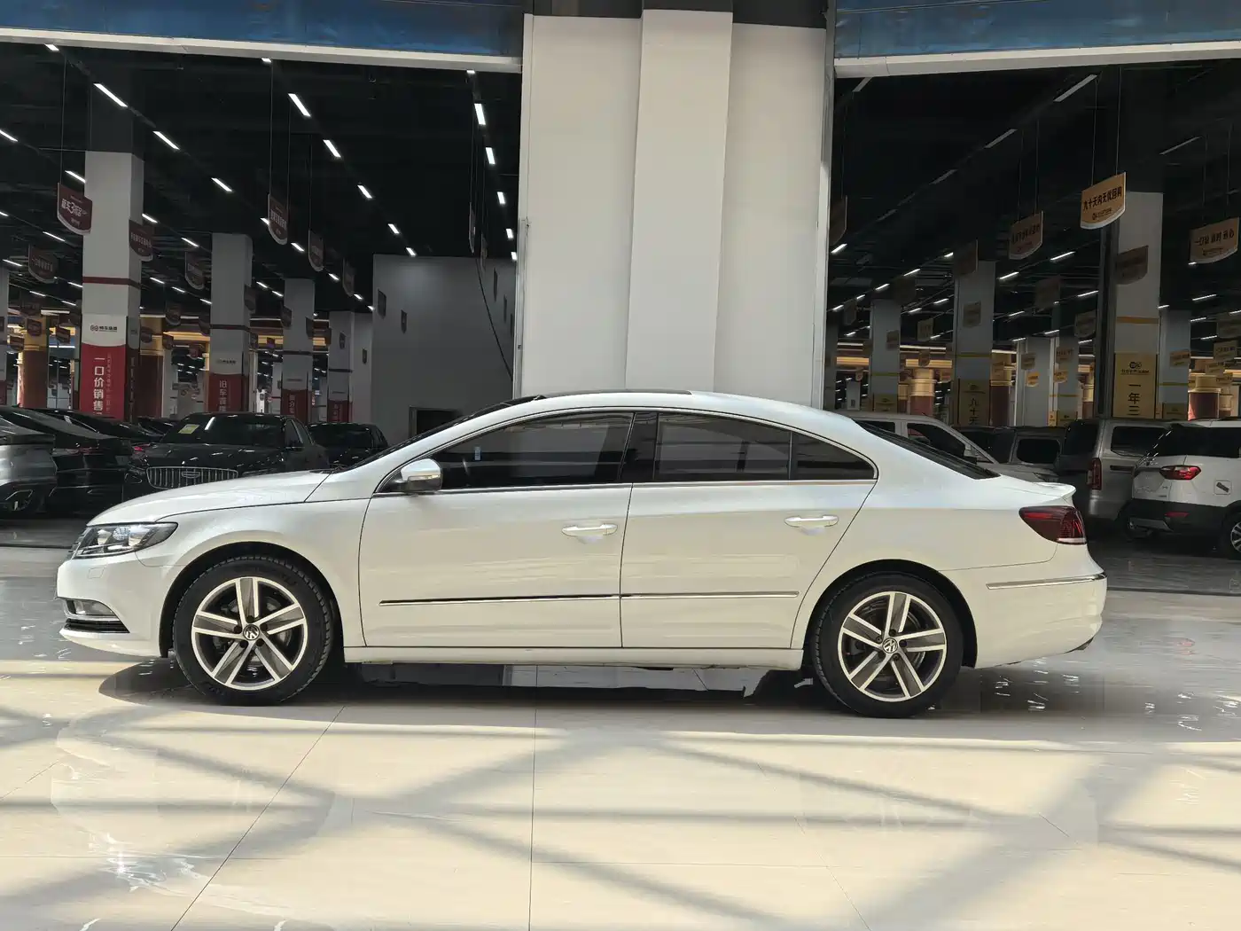 Volkswagen FAW-Volkswagen CC 2016 Model 1.8TSI Premium фото 13