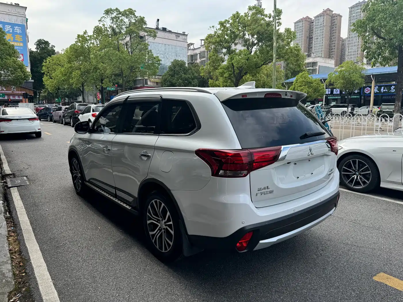 Mitsubishi Outlander 2018 2.4L 4WD Elite Edition 5-seater фото 7