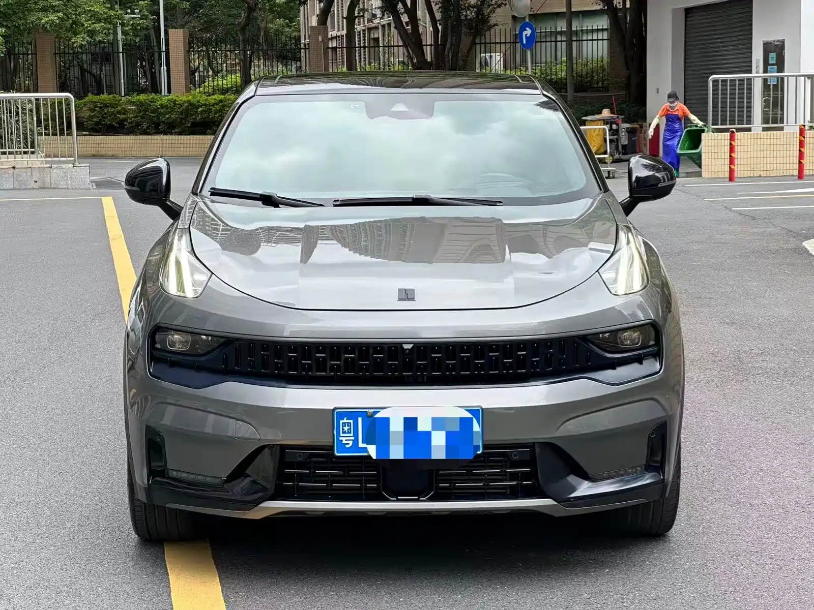 Фото 3 - Lynk & Co 05