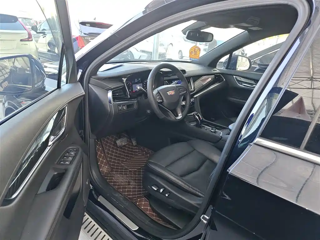 Cadillac XT6 2021 2.0T 7-seater 4WD Luxury фото 16