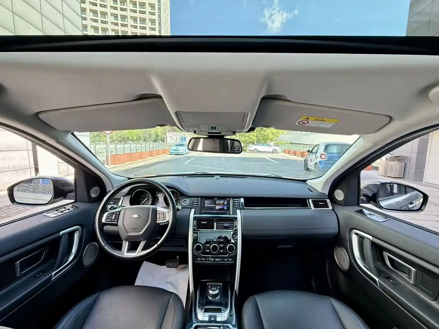 Land Rover Discovery Sport 2018 240PS SE Edition фото 4