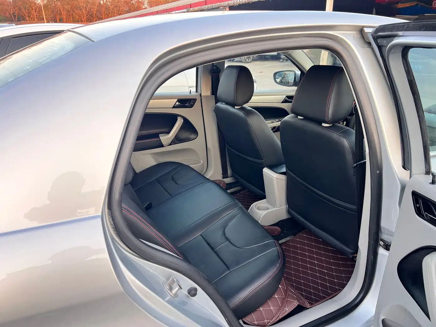 Volkswagen Bora 2012 1.6L Manual Comfort Model фото 17