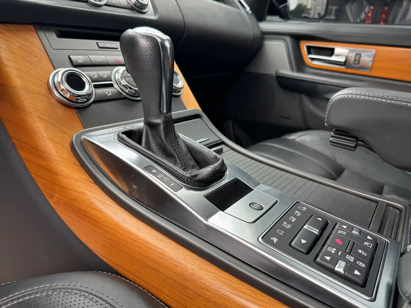 Land Rover Range Rover Sport 2012 3.0 TDV6 Ultimate Sport Edition фото 13