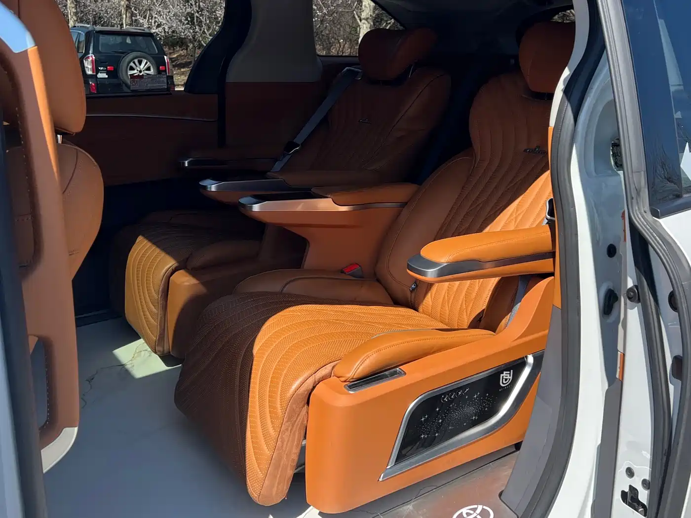 Toyota Sienna 2024 2.5L Hybrid Comfort Edition фото 9