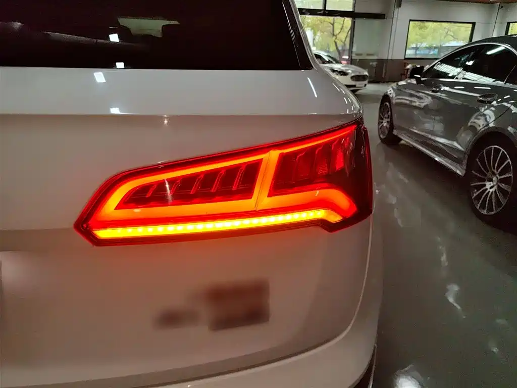 Audi Q5L 2020 40 TFSI Prestige Fashion фото 8