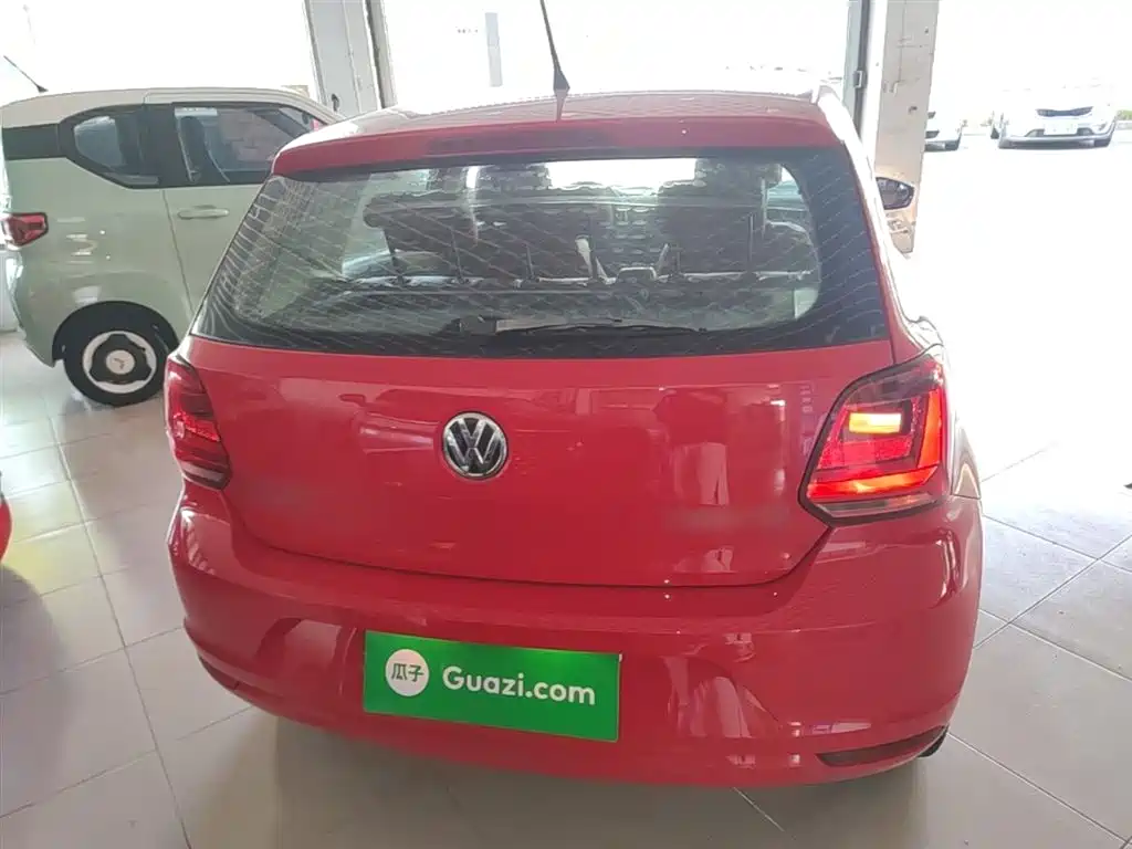 Volkswagen Polo 2014 1.6L Automatic Comfort Edition фото 6