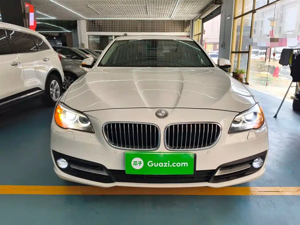 BMW 5 Series 2017 528Li Leading Edition фото 3