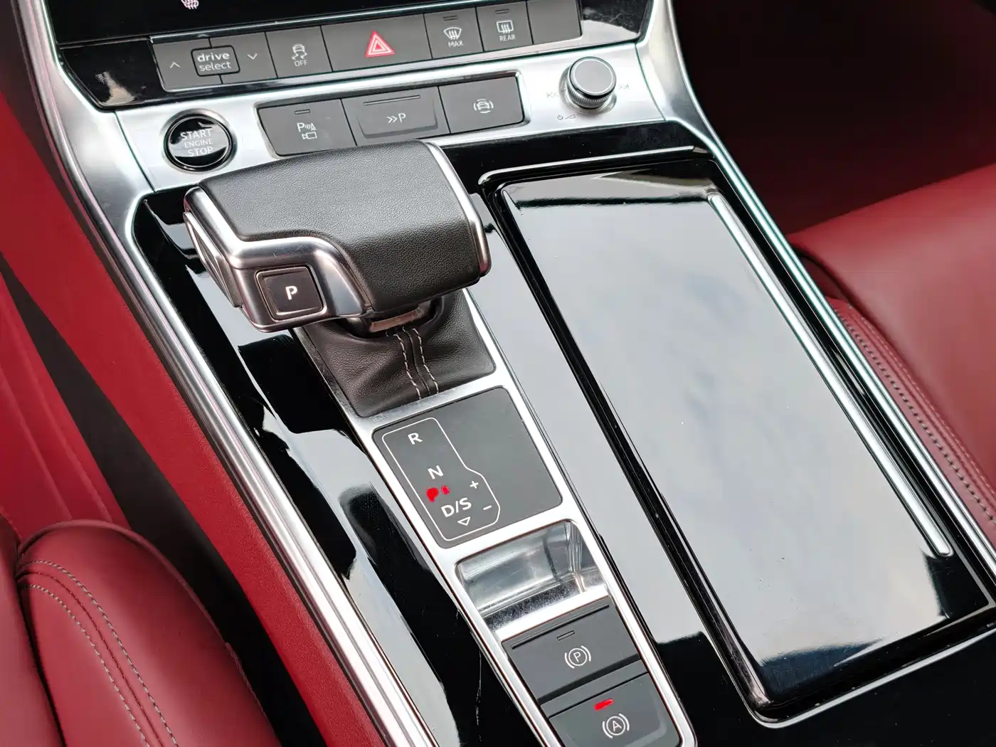 Audi A7L 2023 45 TFSI quattro S-line Black Warrior Edition фото 13