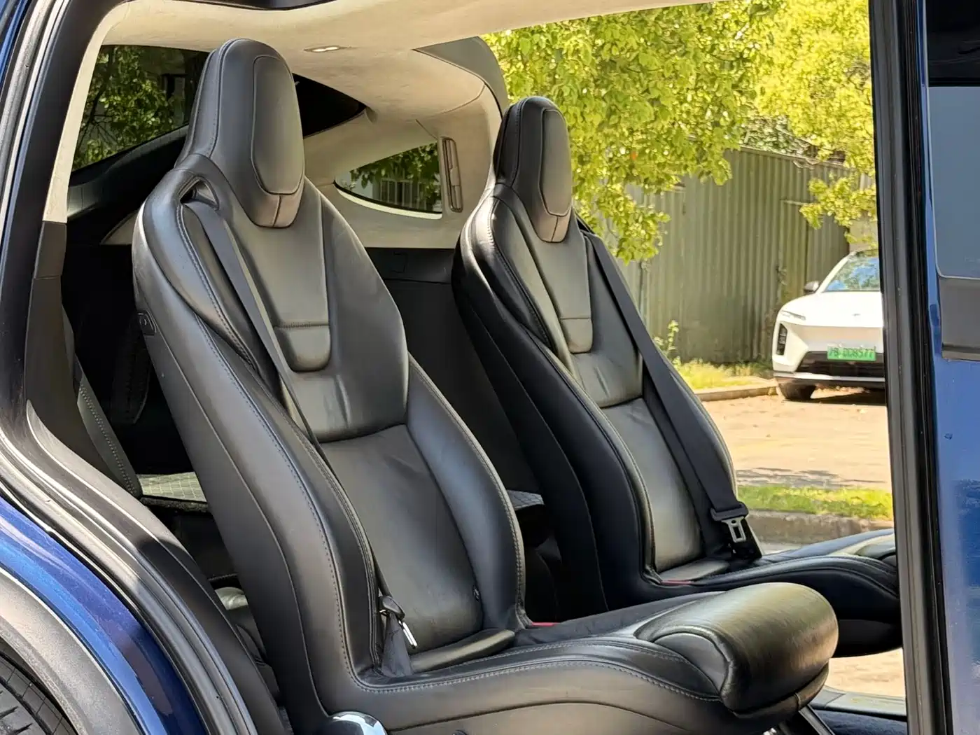 TESLA MODEL X