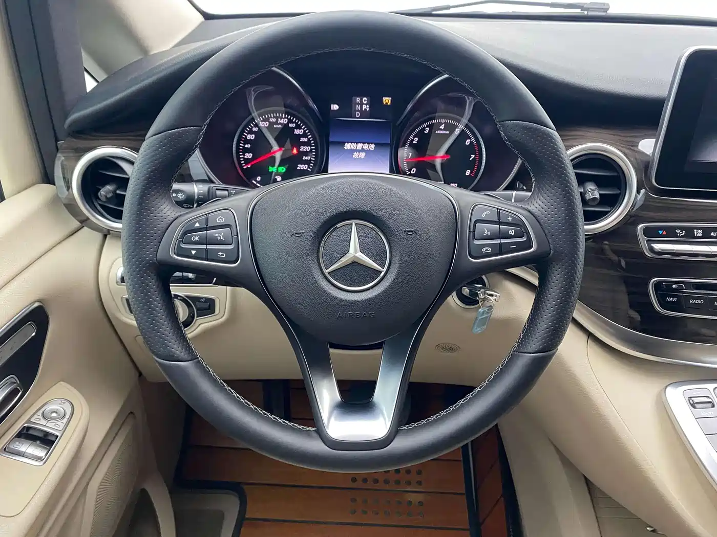 Mercedes-Benz V-Class 2016 V 260 Navigator фото 23