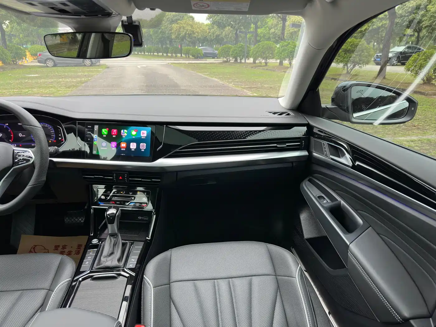 Volkswagen Passat 2024 380TSI Dragon Glory Edition фото 14