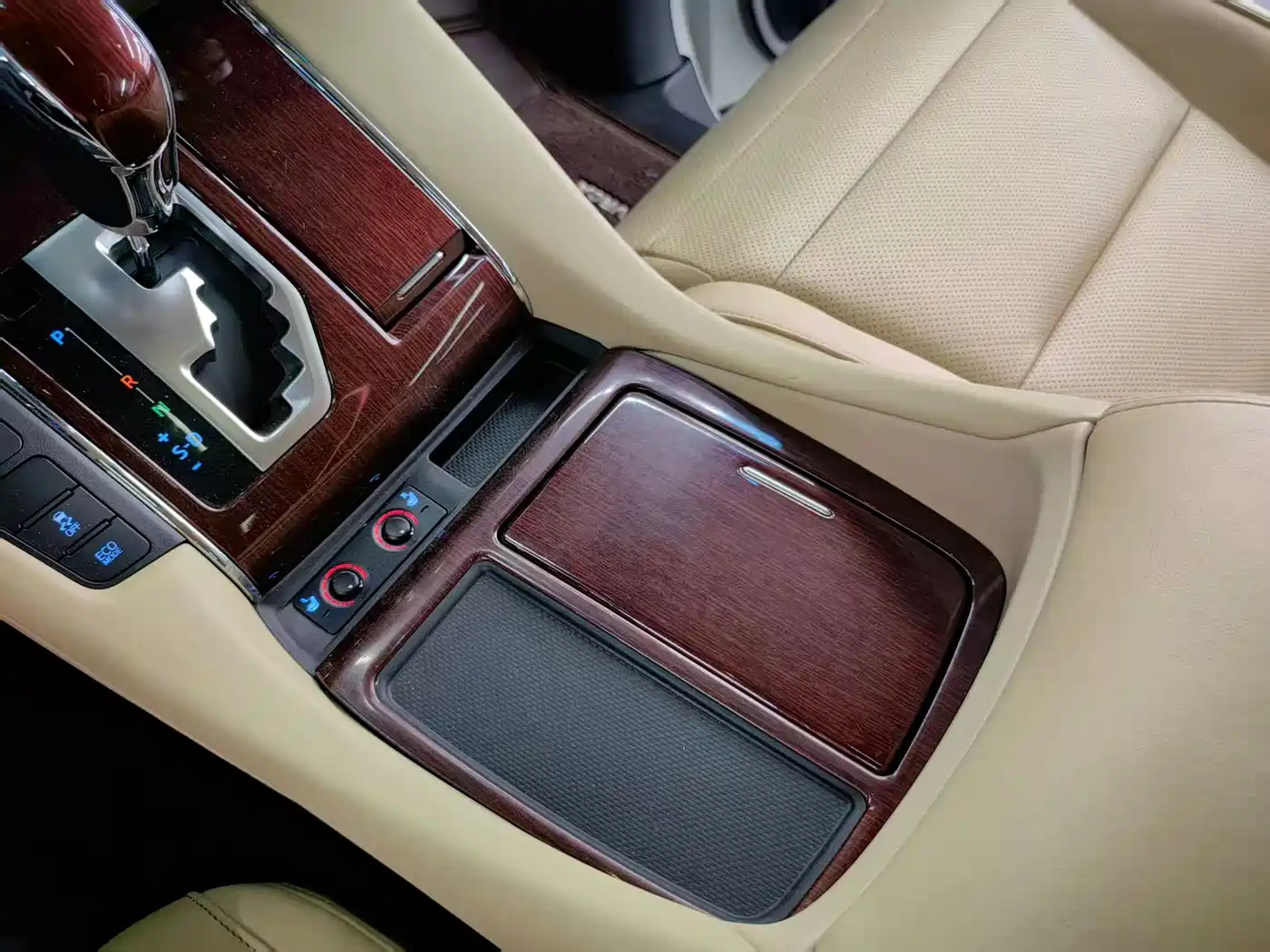Toyota Alphard 2018 3.5L Luxury фото 9