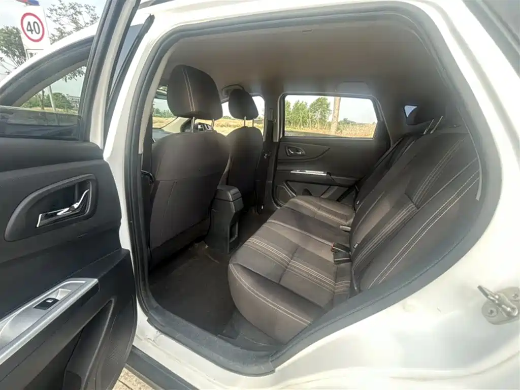 Dongfeng Aeolus Dongfeng Fengshen AX3 2016 2016 1.5L Automatic Trendy Cool Edition